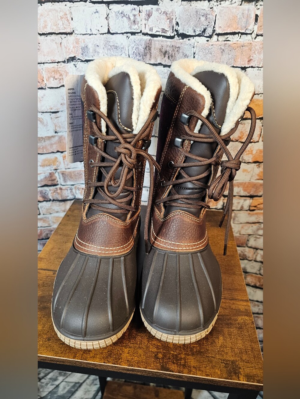 Baffin Jasper Winter Boots W Sz 7 Red Black Plaid Waterproof Faux Fur NWT